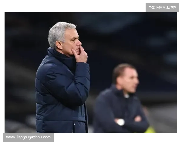 英超赛场那些让人捧腹大笑的瞬间：球员、教练与意外的搞笑时刻